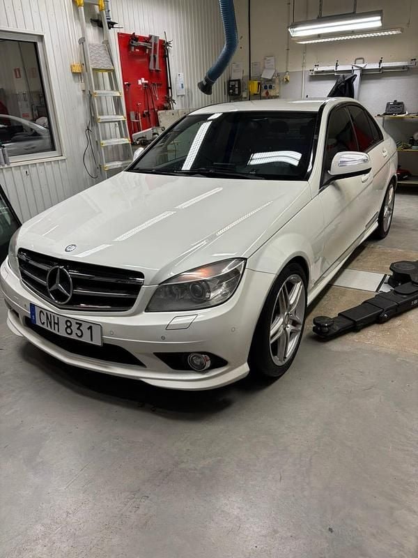 Begagnad Mercedes C280 231 HK (169 kW) 2008 Vita