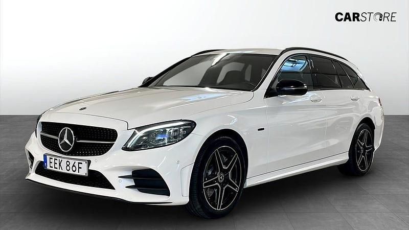 Vit Begagnad 2021 Mercedes C300 AMG Kombi | 269 900 kr (Marknadspris) - Bild 1/4