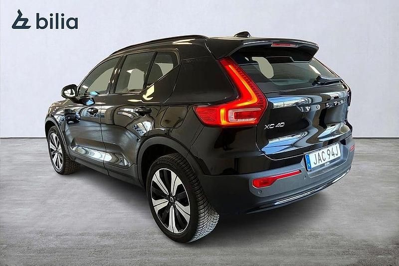 Begagnad Volvo XC40 Single Motor 175 kW (238 HK) 2022 Svart SUV