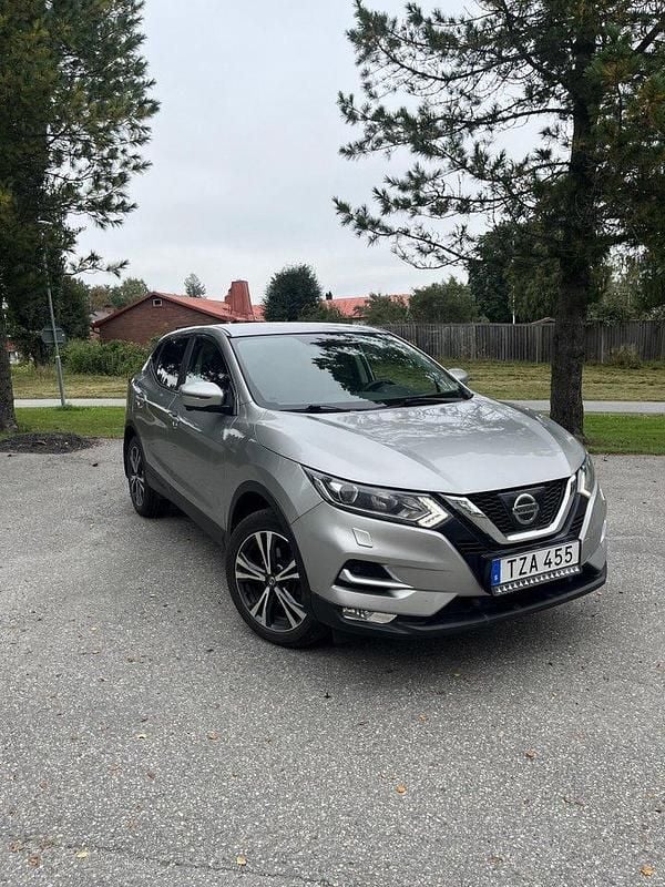 Silver Begagnad 2018 Nissan Qashqai SUV | 119 500 kr (Bra pris) - Bild 1/4