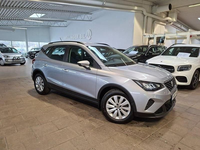 Silver Begagnad 2023 Seat Arona SUV | 178 000 kr (Marknadspris) - Bild 1/4