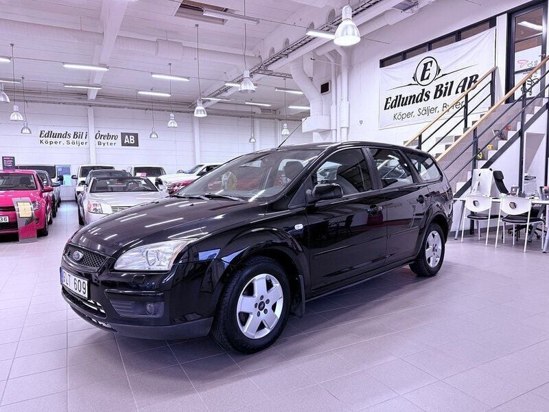 Svart Begagnad 2007 Ford Focus Trend Kombi | 34 800 kr (Marknadspris) - Bild 1/4