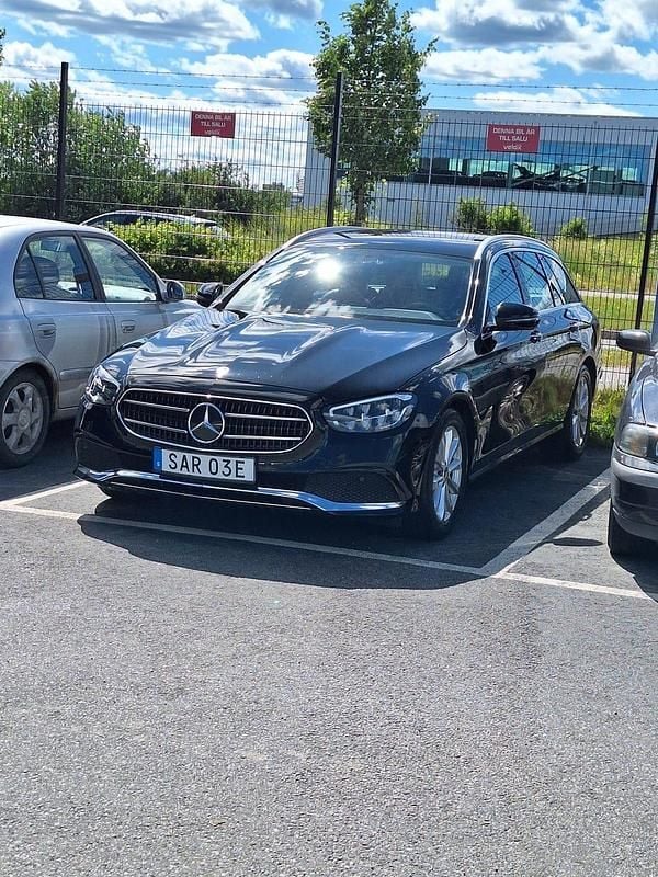 Begagnad 2023 Mercedes E220 Kombi | 375 000 kr (Bra pris) - Bild 1/4