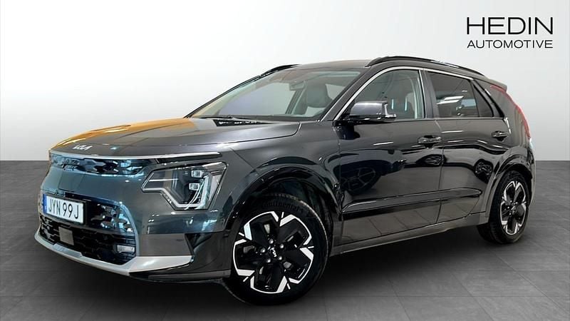 Grå (grey) Begagnad 2023 Kia e-Niro 2 SUV | 329 900 kr (Dyr) - Bild 1/4