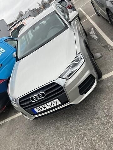 Silver Begagnad 2015 Audi Q3 Design SUV | 178 900 kr (Marknadspris) - Bild 1/1