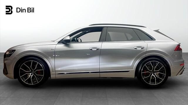 Begagnad Audi Q8 S-Line 344 HK (253 kW) 2021 Florettsilver metallic SUV
