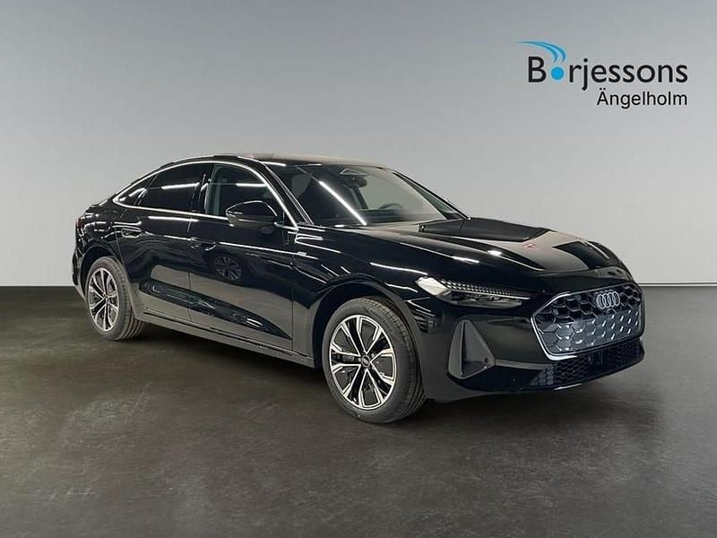 Svart Ny 2025 Audi A5 Sedan | 666 600 kr - Bild 1/4