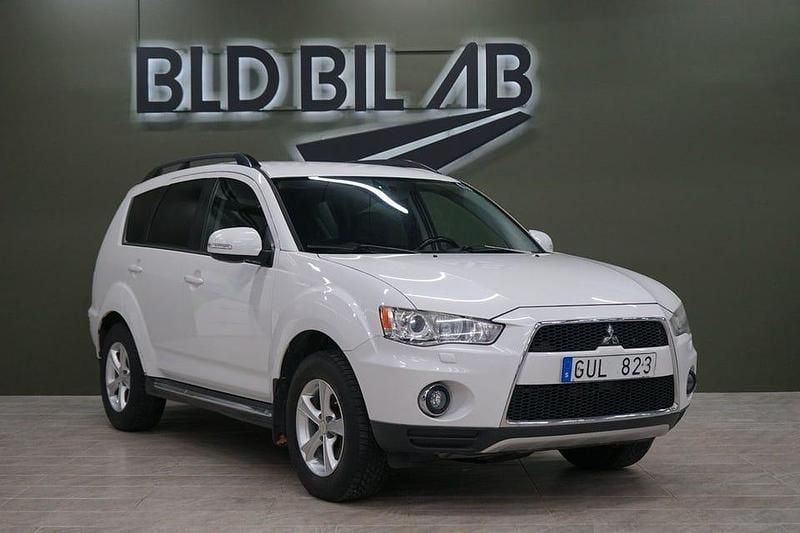 Begagnad Mitsubishi Outlander 156 HK (114 kW) 2010 Vit SUV