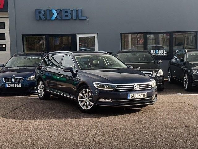 Mörkblå Begagnad 2016 VW Passat GT Kombi | 129 900 kr (Bra pris) - Bild 1/4