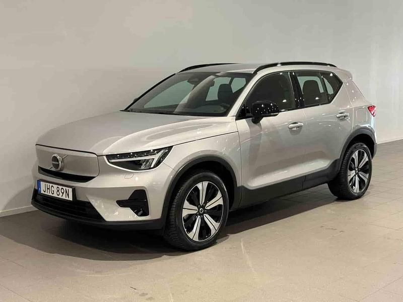 Silver Begagnad 2023 Volvo XC40 Single Motor SUV | 354 500 kr - Bild 1/1