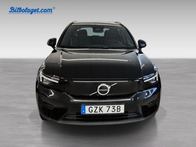 Svart Begagnad 2023 Volvo XC40 Core SUV | 354 500 kr - Bild 1/3
