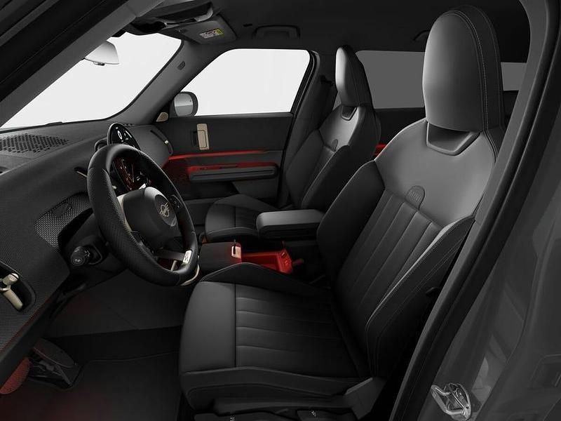 Begagnad Mini Countryman 230 kW (313 HK) 2000 Midnight black ii SUV