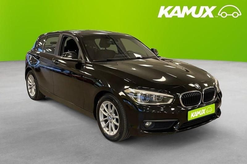 Svart Begagnad 2016 BMW 116 Advantage Halvkombi | 124 800 kr (Marknadspris) - Bild 1/4