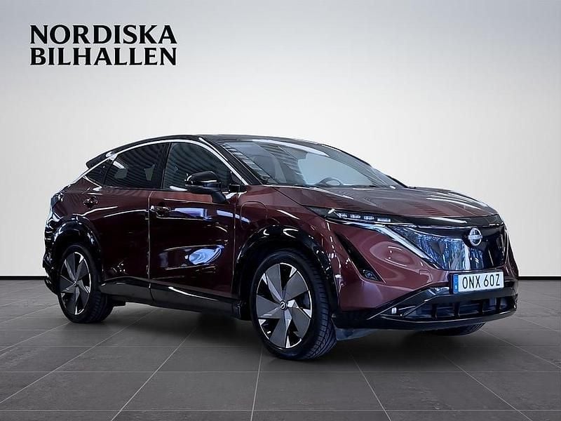 Begagnad Nissan Ariya 360º 177 kW (242 HK) 2022 Mörkröd SUV