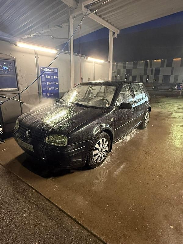 Begagnad 2002 VW Golf IV Halvkombi | 9 500 kr (Marknadspris) - Bild 1/3