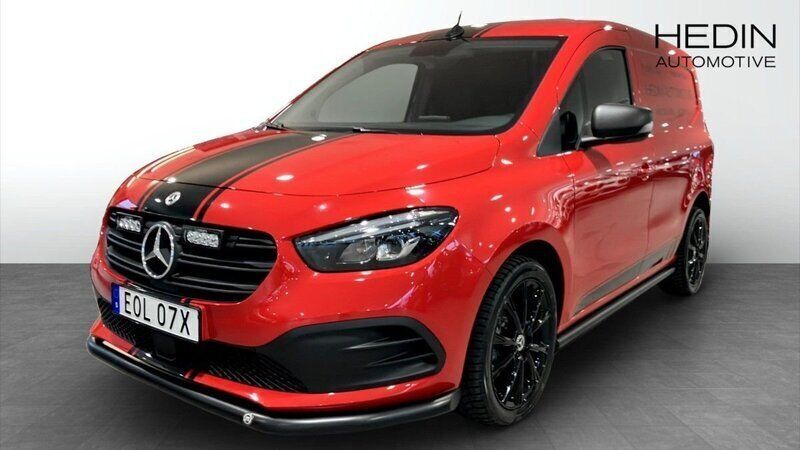 Röd (red) Begagnad 2024 Mercedes Citan 112 Edition Van | 412 375 kr (Marknadspris) - Bild 1/4