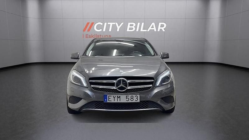 Begagnad Mercedes A180 Urban 109 HK (80 kW) 2012 Grå Halvkombi