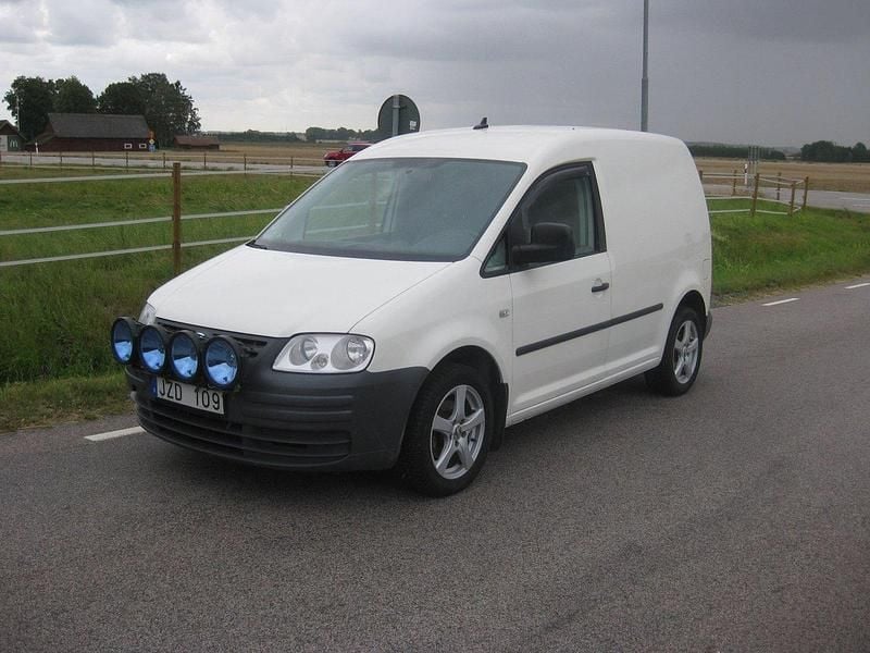 Vit Begagnad 2009 VW Caddy Minibuss | 38 500 kr (Marknadspris) - Bild 1/4