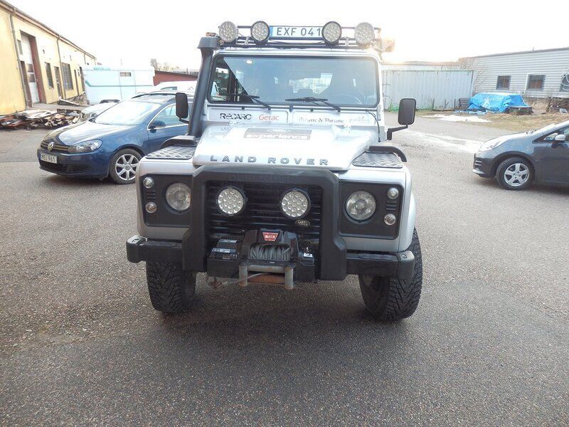 Begagnad Land Rover Defender 123 HK (90 kW) 2012 Silver SUV