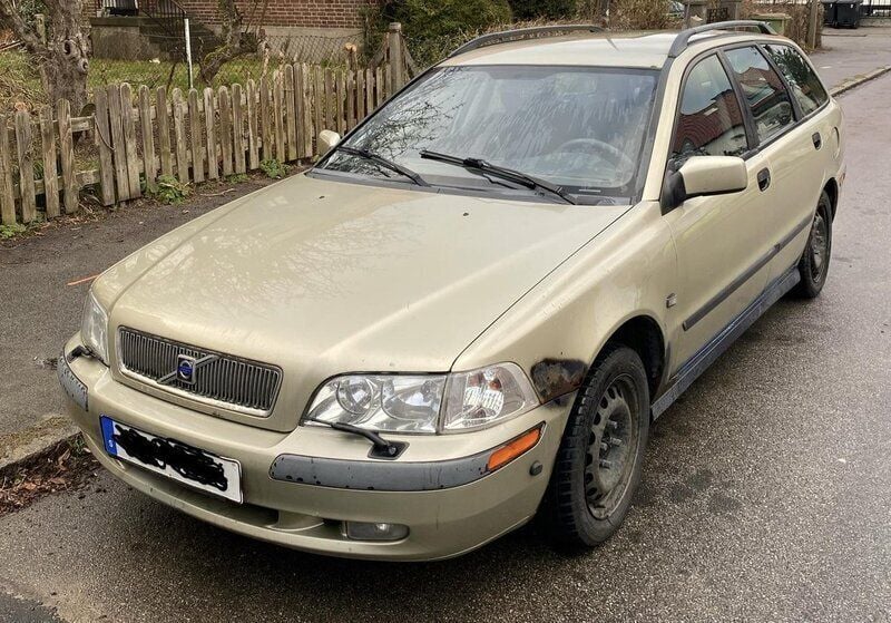 Begagnad 2001 Volvo V40 Kombi | 7 000 kr (Bra pris) - Bild 1/2