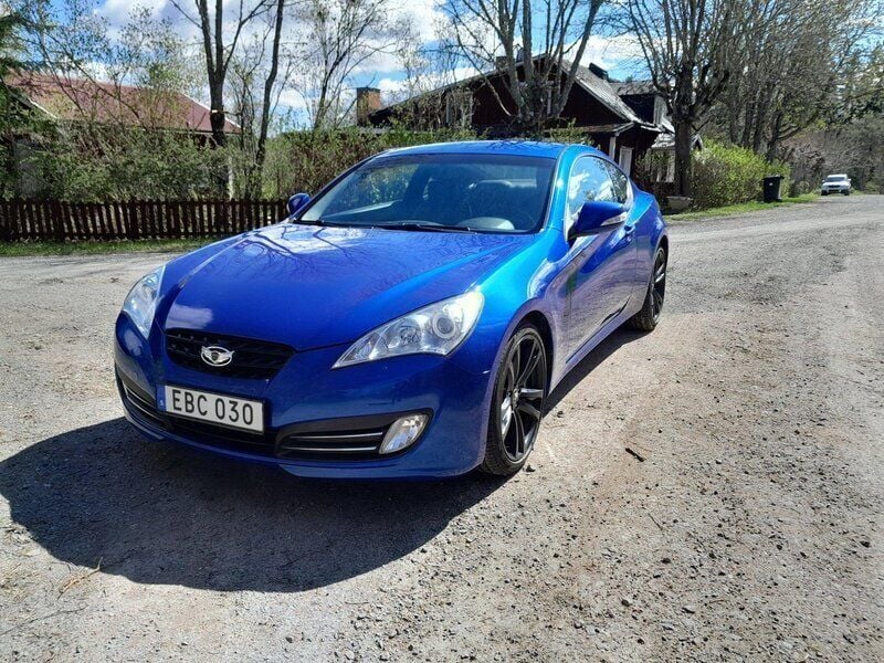 Blå Begagnad 2011 Hyundai Genesis Sportkupé | 139 000 kr - Bild 1/4