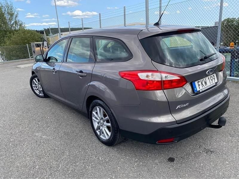 Brun Begagnad 2014 Ford Focus Trend Kombi | 62 000 kr (Marknadspris) - Bild 1/4