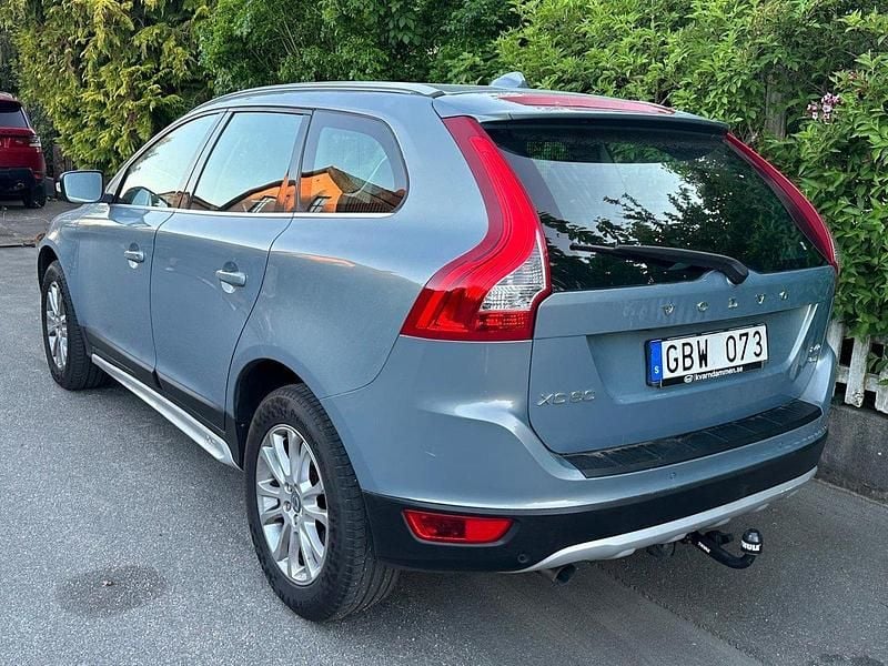 Blå Begagnad 2010 Volvo XC60 Summum SUV | 99 000 kr (Marknadspris) - Bild 1/4