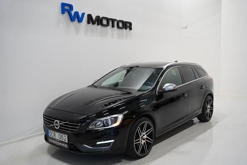 Svart Begagnad 2013 Volvo V60 Summum Kombi | 104 900 kr (Marknadspris) - Bild 1/4