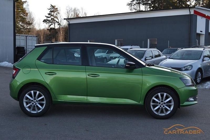 Begagnad Skoda Fabia Style 95 HK (69 kW) 2018 Grön