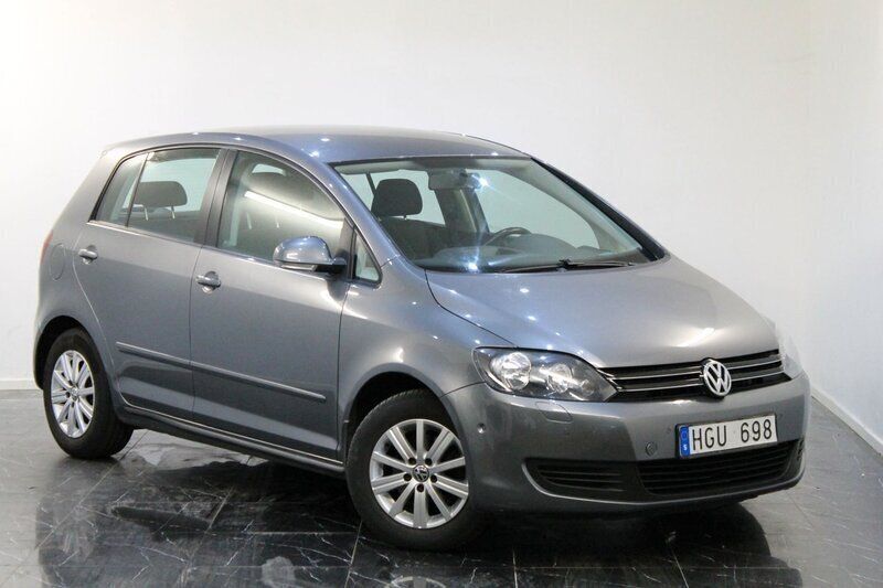 Grå Begagnad 2010 VW Golf Plus Cross Minibuss | 82 900 kr (Marknadspris) - Bild 1/4