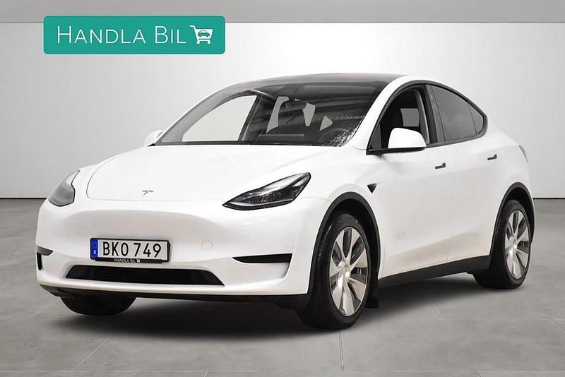 Vit Begagnad 2022 Tesla Model Y Standard Range SUV | 359 900 kr (Marknadspris) - Bild 1/4