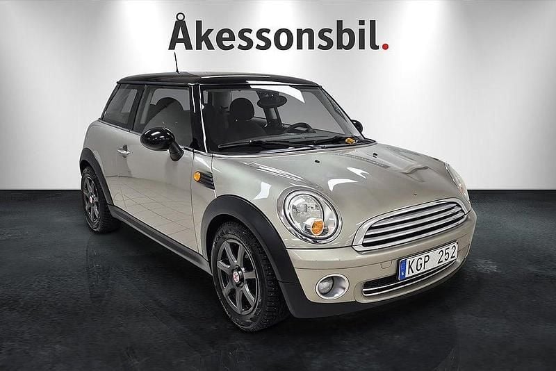 Lbrun Begagnad 2007 Mini ONE Pepper Halvkombi | 56 900 kr - Bild 1/4