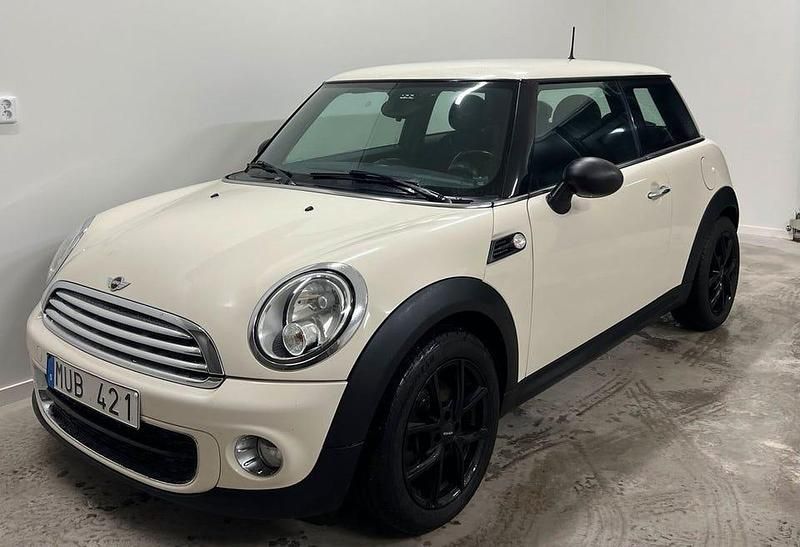 Vit Begagnad 2012 Mini One D Halvkombi | 79 000 kr - Bild 1/4