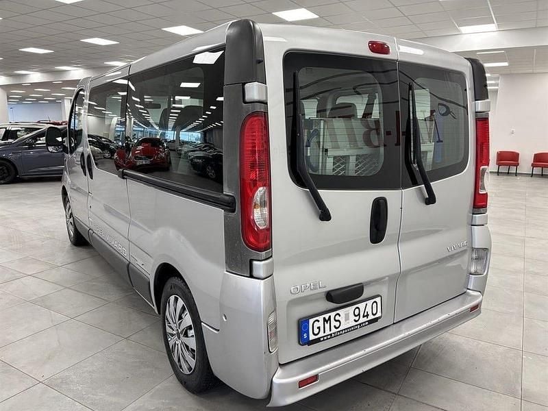 Begagnad Opel Vivaro 117 HK (86 kW) 2008 Grå Minibuss