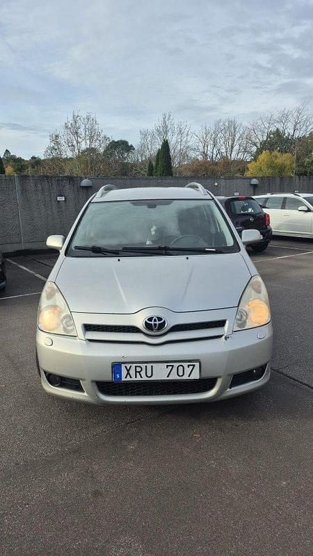 Silver Begagnad 2006 Toyota Corolla Verso Minibuss | 47 000 kr (Marknadspris) - Bild 1/4