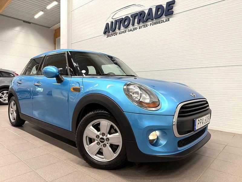 Blå Begagnad 2017 Mini ONE Pepper Halvkombi | 114 900 kr (Marknadspris) - Bild 1/4