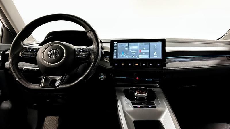 Begagnad MG MG5 EV Long Range Luxury 61 kW (83 HK) 2022 Vit Kombi
