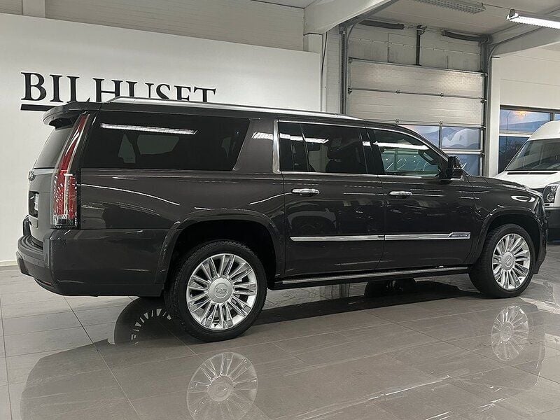 Begagnad Cadillac Escalade 426 HK (313 kW) 2017 Grå SUV