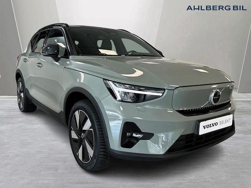 Grön Begagnad 2024 Volvo XC40 Plus SUV | 439 500 kr (Superpris) - Bild 1/3
