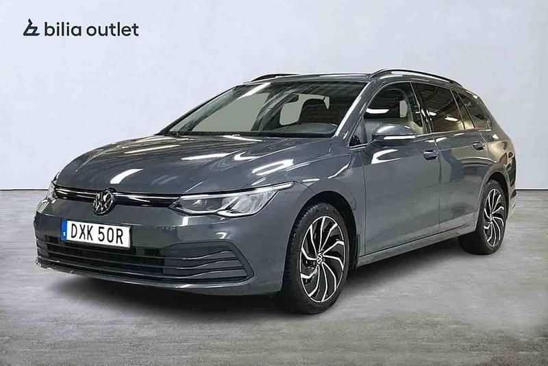 Grå Begagnad 2024 VW Golf VIII Kombi | 269 900 kr (Marknadspris) - Bild 1/1