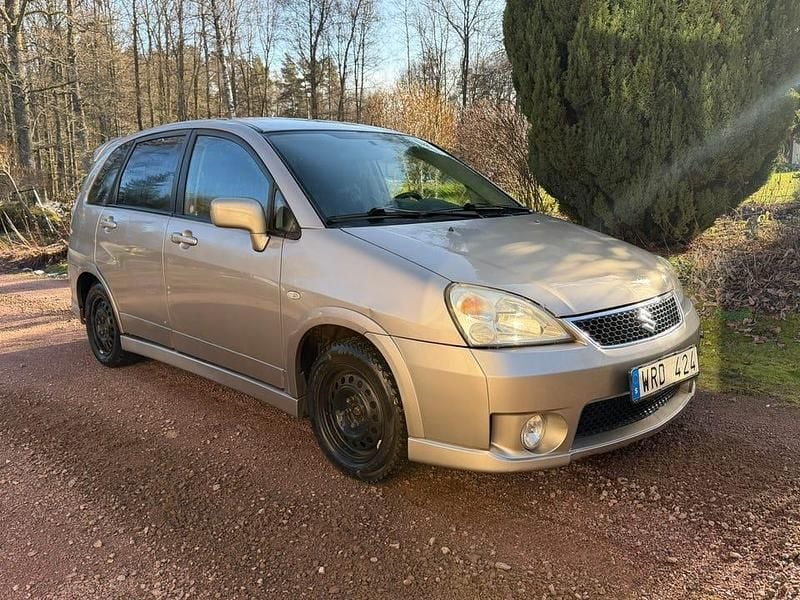 Begagnad Suzuki Liana 106 HK (77 kW) 2005