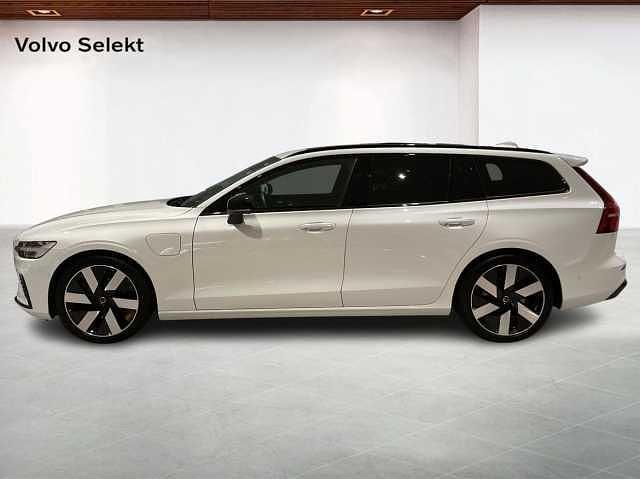 Begagnad Volvo V60 349 HK (256 kW) 2025 Vit Kombi