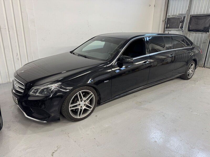 Svart Begagnad 2014 Mercedes E350 AMG Sedan | 339 000 kr - Bild 1/4