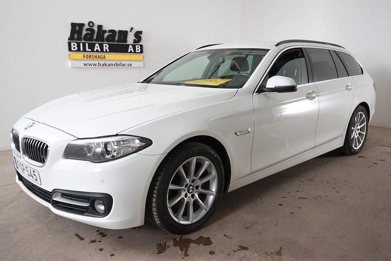 Vit Begagnad 2016 BMW 520 Kombi | 179 500 kr (Bra pris) - Bild 1/4