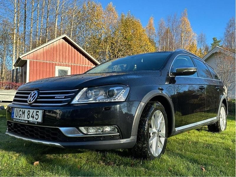 Svart Begagnad 2015 VW Passat Alltrack Kombi | 134 000 kr (Superpris) - Bild 1/4