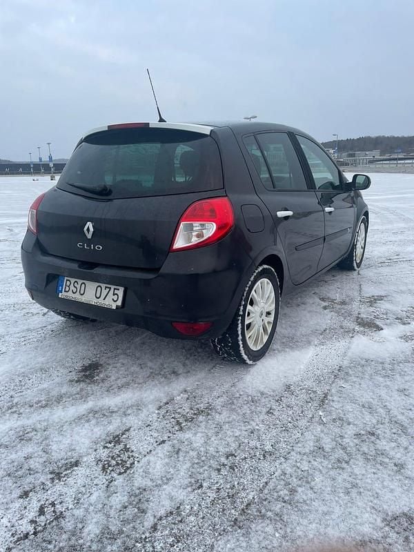 Begagnad Renault Clio R.S. 101 HK (74 kW) 2010 Halvkombi