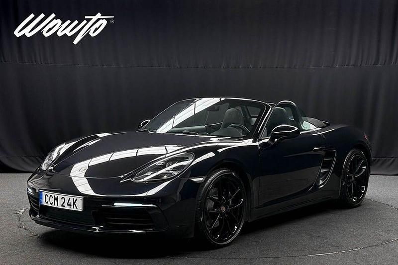 Svart Begagnad 2024 Porsche 718 Boxster Edition Cab | 849 800 kr (Marknadspris) - Bild 1/4
