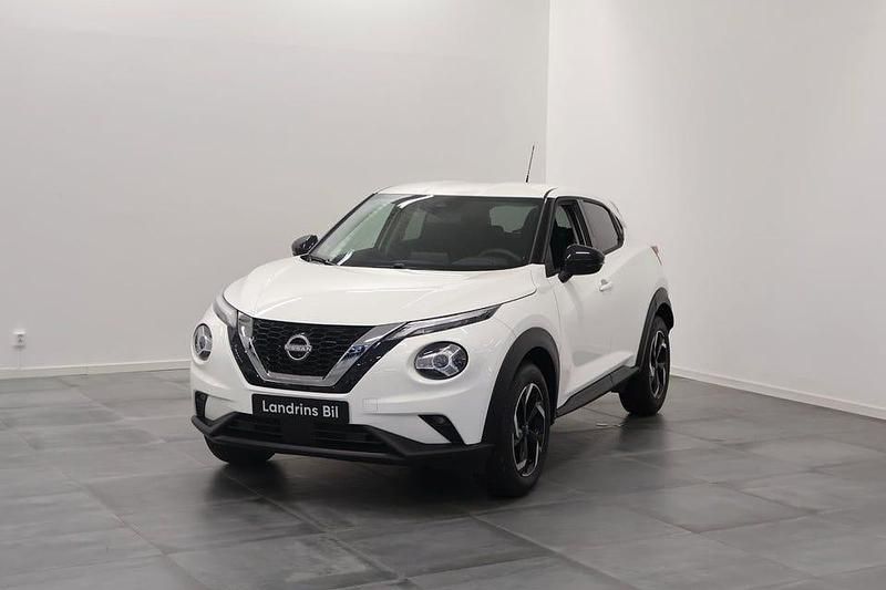 Vit Ny 2025 Nissan Juke Acenta SUV | 266 000 kr (Marknadspris) - Bild 1/4