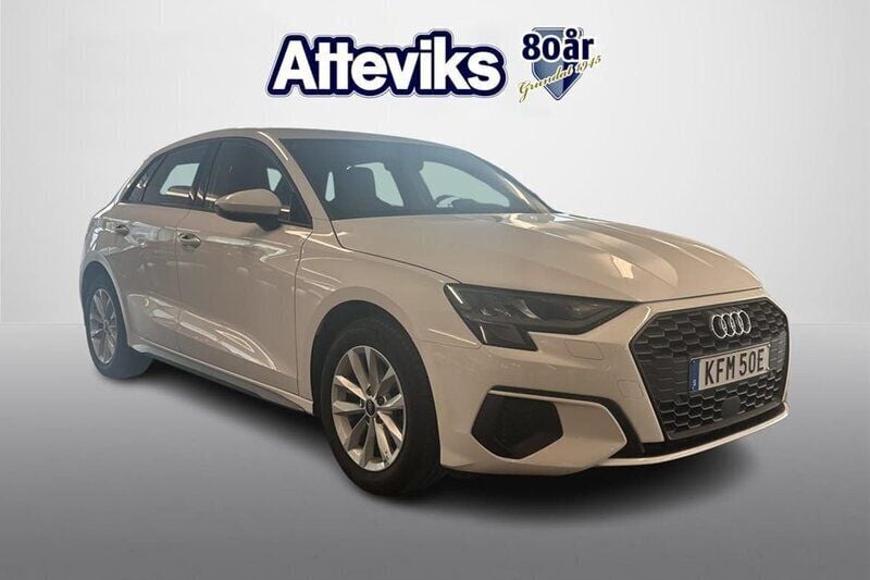 Vit Begagnad 2022 Audi A3 Sportback Proline Halvkombi | 259 900 kr (Marknadspris) - Bild 1/4