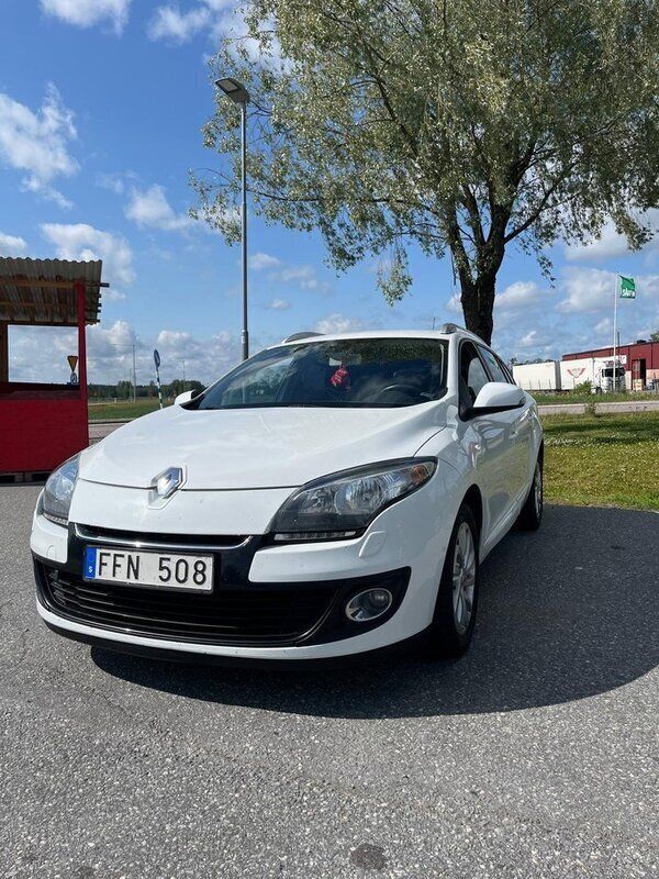 Vit Begagnad 2013 Renault Mégane GrandTour Kombi | 40 000 kr (Marknadspris) - Bild 1/4